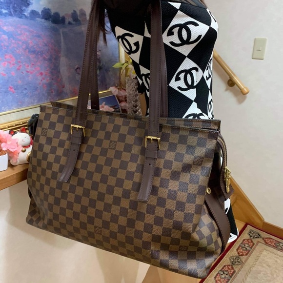 Louis Vuitton Handbags - ❌sold❌100% guarantee authentic pre owned chelsea